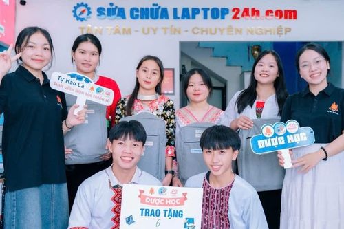 Nữ sinh người Mông và hành trình vì sự phát triển cộng đồng vùng DTTS