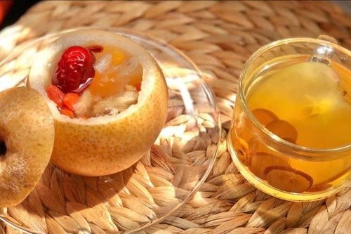 'Sốt xình xịch' thức uống từ quả lê nấu củ cải, mía, gừng, sả