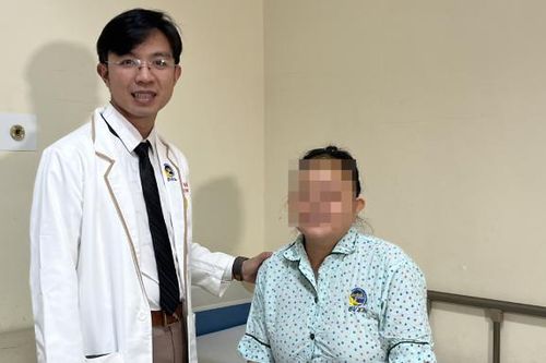 Người phụ nữ bất ngờ đổ gục tại công ty, phát hiện đột quỵ xuất huyết hiếm gặp