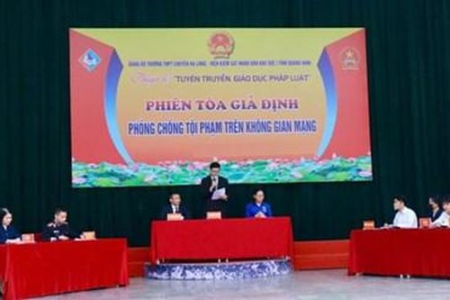 VKSND khu vực 1 phối hợp với Trường THPT Chuyên Hạ Long tổ chức phiên tòa giả định