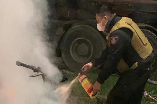 Kịp thời dập lửa xe máy bị đốt, CSCĐ Nghệ An chặn đứng nguy cơ cháy lan