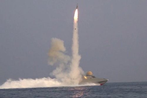 Iran thử tên lửa hải quân có tầm bắn vượt chiều dài Vịnh Ba Tư