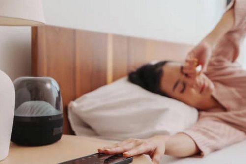 10 thói quen xấu vào buổi sáng âm thầm 'rút' năng lượng của bạn