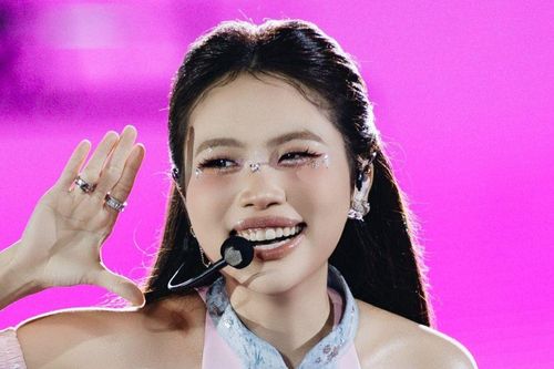 Chiếc máy kỳ lạ của Phương Mỹ Chi