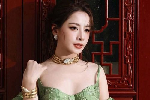 Chi Pu chăm diện đầm hai dây, khoe vóc dáng nuột nà khó rời mắt