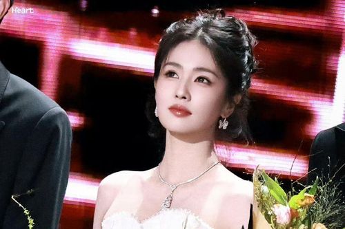 Bạch Lộc bất ngờ bị vạ lây