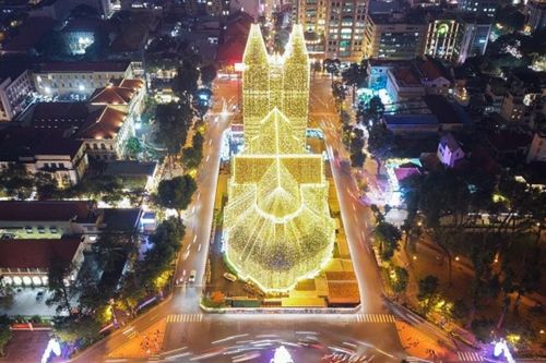 Nhà thờ Đức Bà Sài Gòn: Rực rỡ mùa Giáng sinh 2024