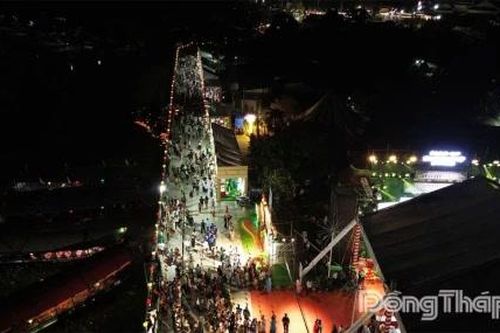 Hàng ngàn du khách trải nghiệm Lễ hội Văn hóa - Du lịch Làng cổ Đông Hòa Hiệp