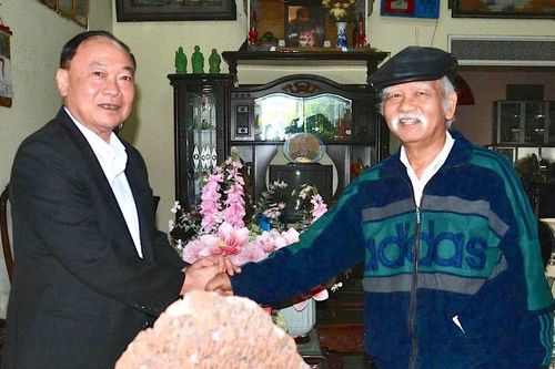 Bí thư Tỉnh ủy Thái Đại Ngọc thăm, tặng quà các đồng chí nguyên Bí thư Tỉnh ủy