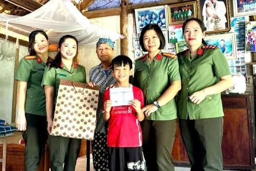 Yêu thương từ mẹ, nghị lực cho con