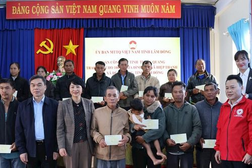 Hiệp Thạnh đồng lòng tái thiết sau lũ