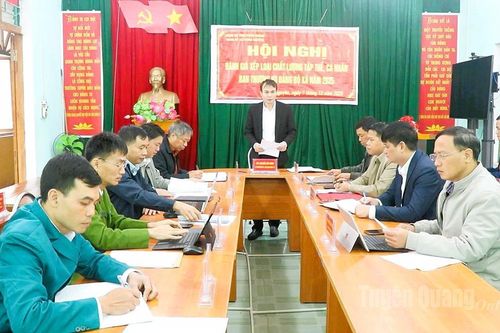 Phó Bí thư Thường trực Chuyên trách các cơ quan Đảng tỉnh Nguyễn Hồng Trang dự hội nghị kiểm điểm BCH, BTV Đảng ủy xã Tiên Nguyên