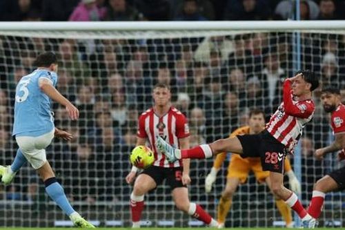 Đánh bại Sunderland, Man City áp sát Arsenal trên bảng xếp hạng