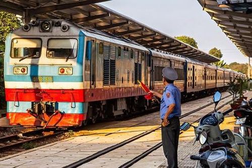 Quản lý chặt chẽ đăng kiểm và nhân lực đường sắt