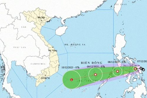 Xuất hiện áp thấp nhiệt đới gần biển Đông