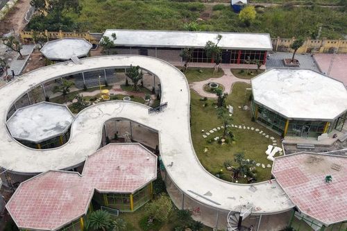 Nhìn từ flycam kiến trúc 'Thần Xà' khổng lồ đang lộ diện của dự án của làng nghề rắn nổi tiếng