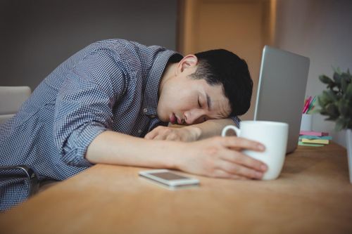 Ngủ trưa dậy thấy choáng váng, đau đầu: Bác sĩ chỉ ra lý do