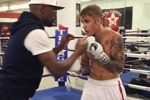Justin Bieber dọa 'siết cổ' nhân viên Apple