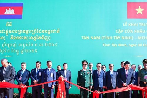 Tăng cường kết nối hạ tầng và không gian kinh tế biên mậu Việt Nam-Campuchia