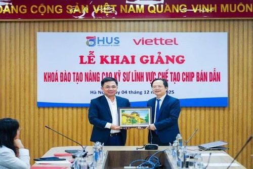 Khởi động đào tạo nhân lực, đặt nền móng cho nhà máy bán dẫn đầu tiên