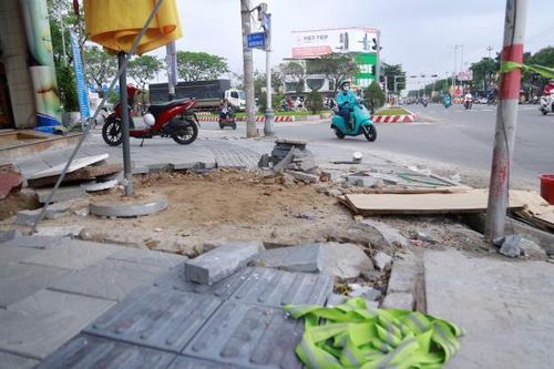 Nhiều vị trí vỉa hè của Đà Nẵng phải gỡ ra làm lại