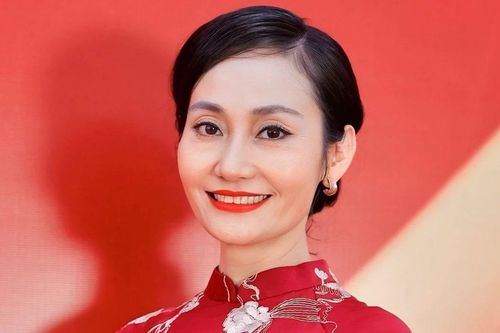 NSƯT Hạnh Thúy bày tỏ: 'Một người phụ nữ khi sinh con phải đấu tranh rất nhiều thứ cùng lúc'