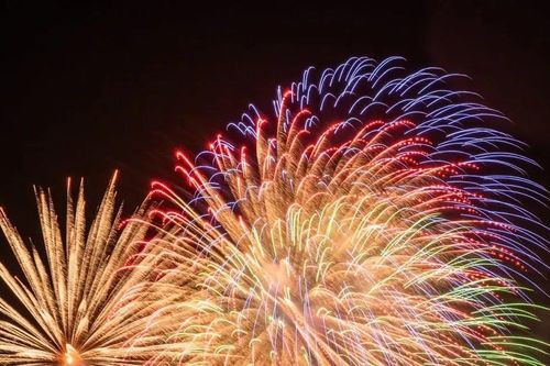 Bắn pháo hoa và nhiều chương trình sôi động chào đón năm mới 2026