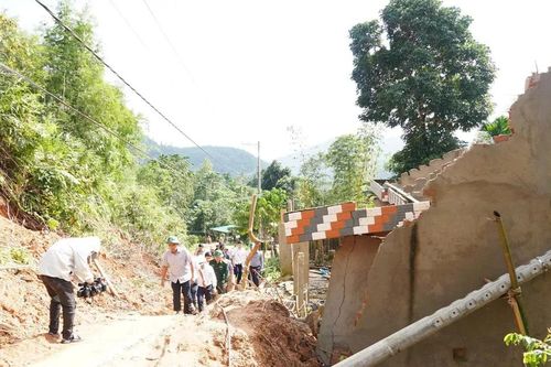 Đề xuất xây dựng khu tái định cư cho người dân vùng sạt lở núi Tây Trà Bồng