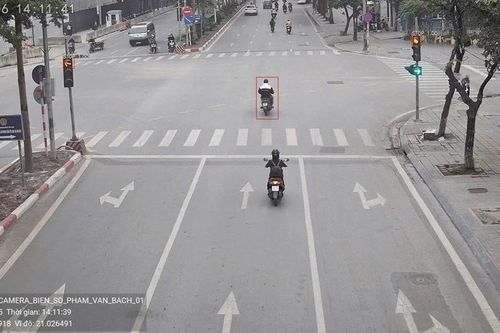 'Mắt thần' AI phát hiện 703 trường hợp vượt đèn đỏ ở Hà Nội