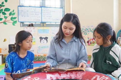 Cô giáo mầm non lớn lên từ những vòng tay cưu mang