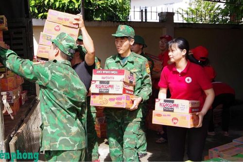 BĐBP tỉnh Lâm Đồng hỗ trợ người dân khắc phục hậu quả mưa lũ