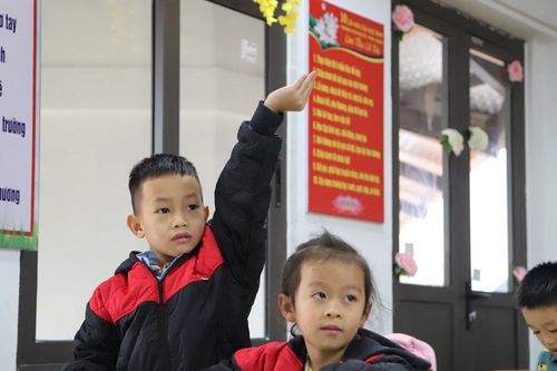 Có nên tách riêng học bổng cho con em giáo viên?