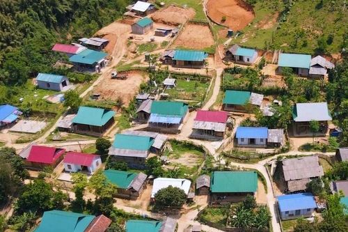 Giao đất giúp người dân an cư lạc nghiệp