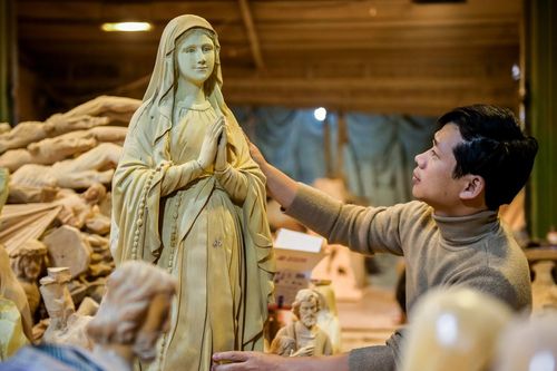 Làng nghề tượng gỗ công giáo Xuân Trường tất bật mùa Noel