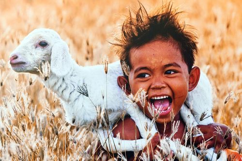 Hồ Gươm rộn ràng với những khoảnh khắc tuyệt đẹp của đồng bào vùng cao