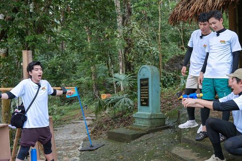Cody Nam Võ 'chê' Ngô Kiến Huy, HIEUTHUHAI la toáng khi làm bia đỡ đạn