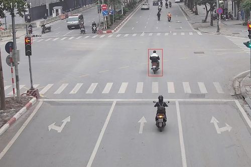 Một camera AI ở Hà Nội phát hiện 703 lượt xe vượt đèn đỏ trong ngày