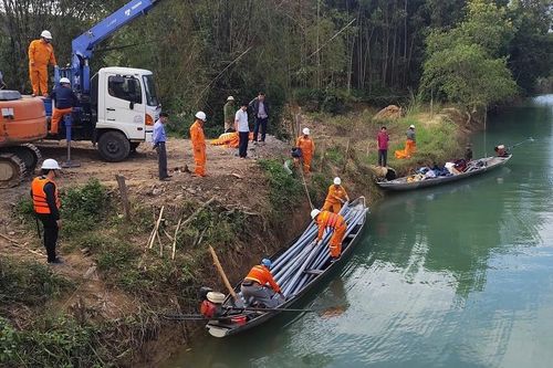 Kéo điện lưới đến 17 bản, làng của đồng bào Bru – Vân Kiều, Ma Coong