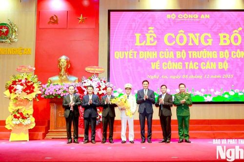 Công bố quyết định bổ nhiệm Phó Giám đốc Công an Nghệ An