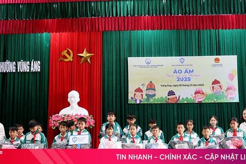 Trao 590 áo ấm cho trẻ em khuyết tật, trẻ có hoàn cảnh khó khăn