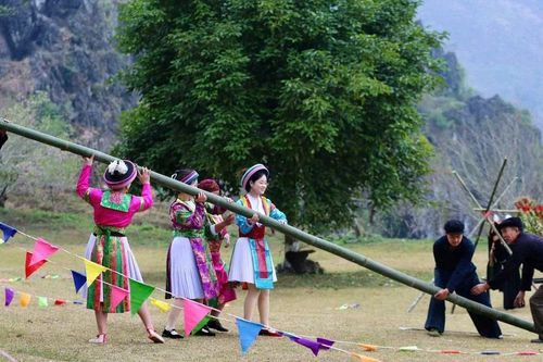 Trải nghiệm có trách nhiệm và sáng tạo với di sản của đồng bào dân tộc thiểu số