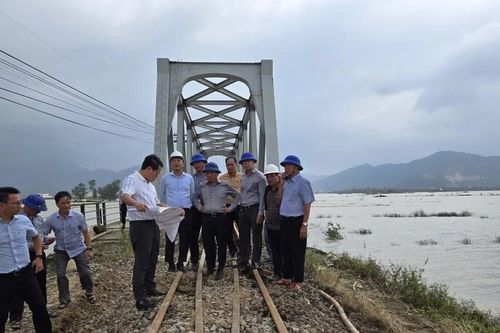 Công bố tình huống khẩn cấp tuyến đường sắt Hà Nội -TPHCM