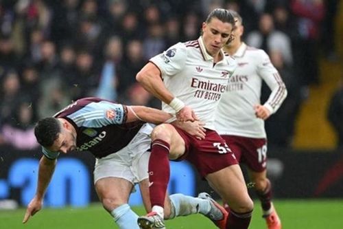 Arsenal mất trụ cột Calafiori: Cơ hội cho người đóng thế