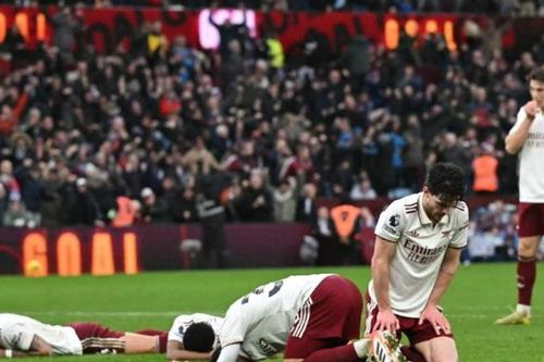 Arsenal thua Aston Villa: Chuỗi 18 trận bất bại bị chặn đứng