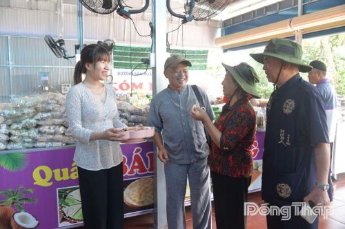 'Giữ lửa' cốm nếp, kẹo dừa trên cù lao Thới Sơn