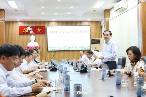Thường trực Tỉnh ủy giao ban công tác tháng 11