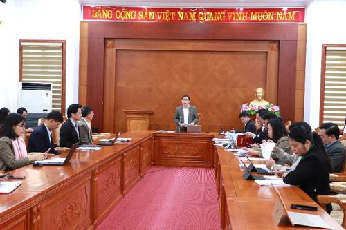 Tổ thảo luận số 3 thảo luận các dự thảo nghị quyết trình tại kỳ họp