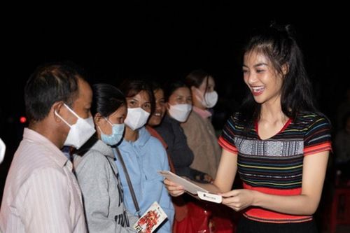 Lona Kiều Loan lên tiếng việc bị mạo danh, quấy rối gia đình