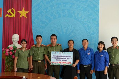 Tuổi trẻ Công an Lâm Đồng hỗ trợ 500 triệu đồng cho vùng lũ Hàm Thắng