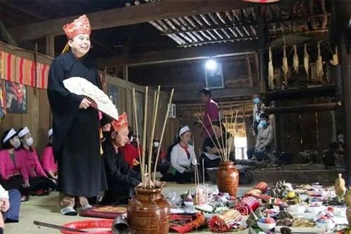 Bài 1 - Bí ẩn 'lời thiêng' trong văn hóa nghìn năm